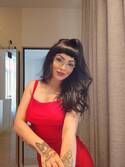 New in town, Hot girl