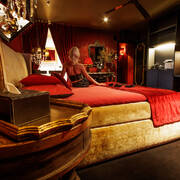 Scarlet Club