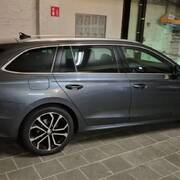 Benelux chauffeur Carlos