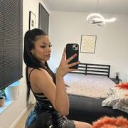 Sexy Brunette pictures whatsapp