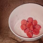 Le voisin pervers est de retour