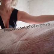 Le voisin pervers est de retour