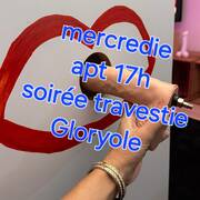 Tgirls Party dans gloriole (Foto #32)