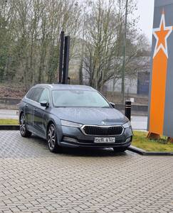 Chauffeur Carlos airport/escort taxi