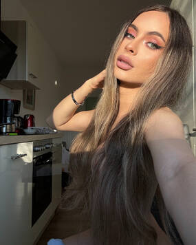 Alexandra leon