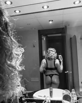 Curly shirley