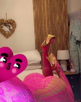 ALESSIA FEMBOY TWINK