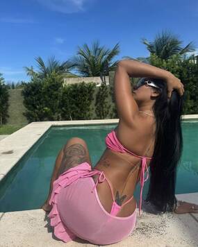 Vitoria super girlfriend