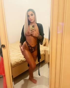 Bella sexy