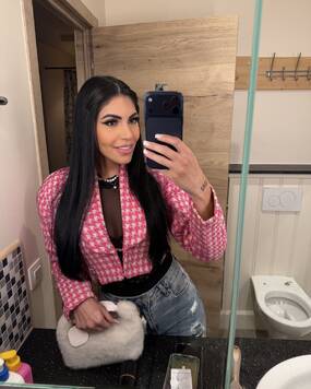 Mia