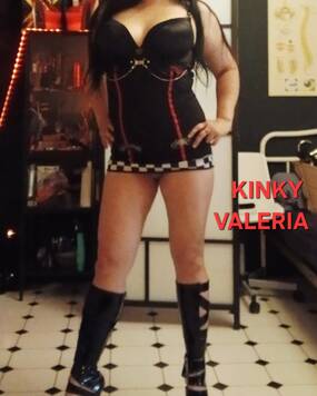 KINKY  VALERIA, COMBINATIE MET BDSM EN KINKYSEKS