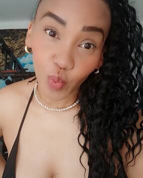 NINA BRASIL