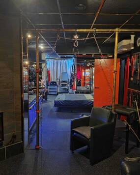 Doma SM Suite te huur per uur Den Haag Nederland