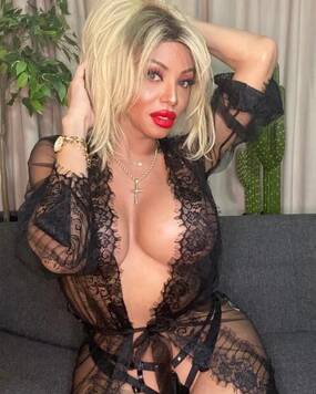 Kamyla loira XXL