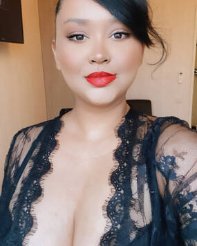mia yakira 29 Party virtual