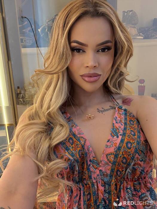 Isabella your girlfriend (Foto)