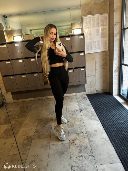 Isabella your girlfriend (Foto)