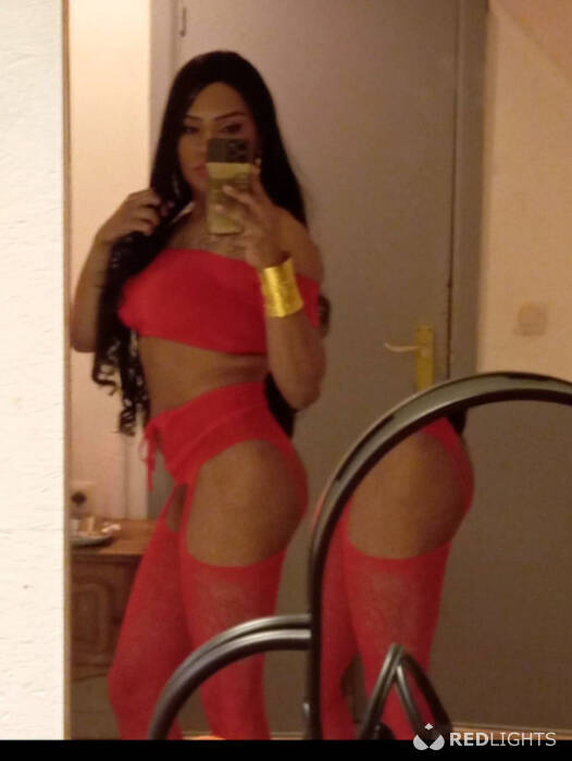 Jenifer TS hot (Foto)