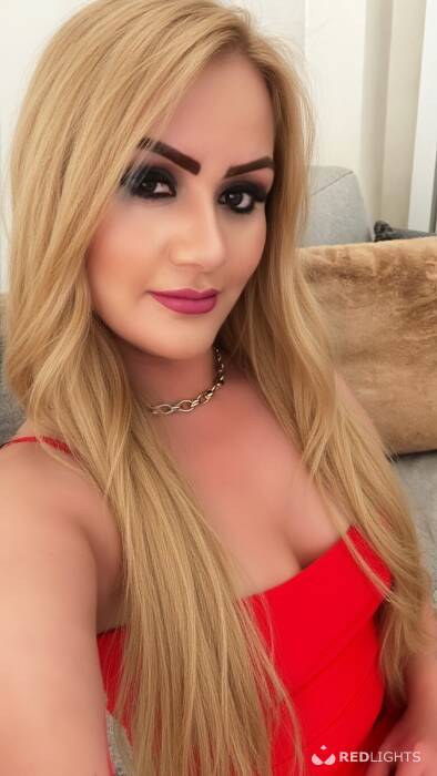 BELLA (Foto)