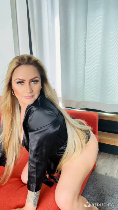 BELLA (Foto)