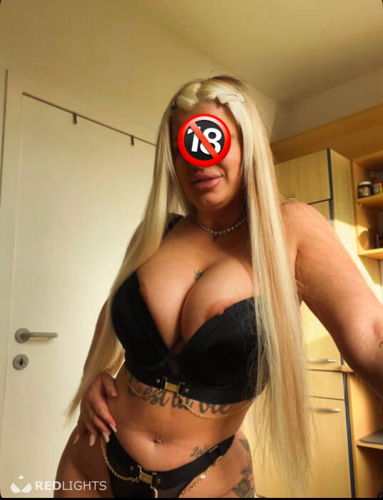 Eva party girl,popers,viagra,strapon??? (Foto)