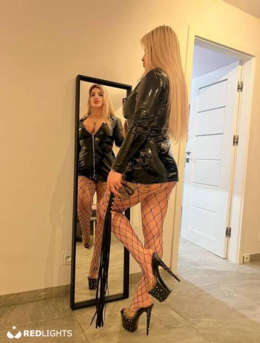 Lora GFE,Party girl,strapon? (Foto)