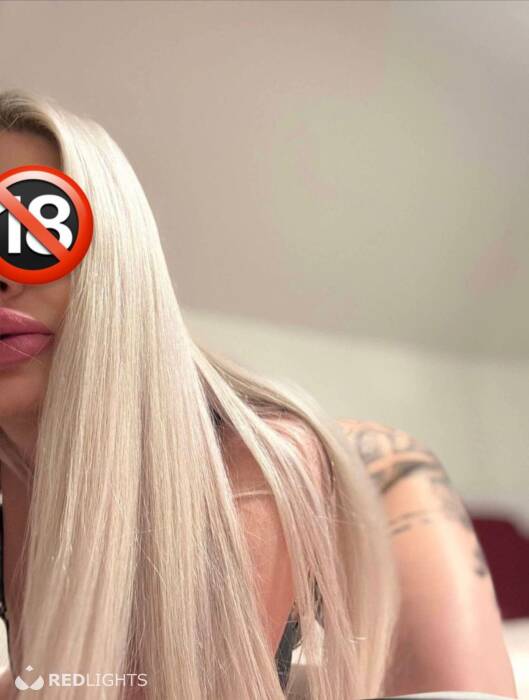 Lora GFE,Party girl,strapon? (Foto)