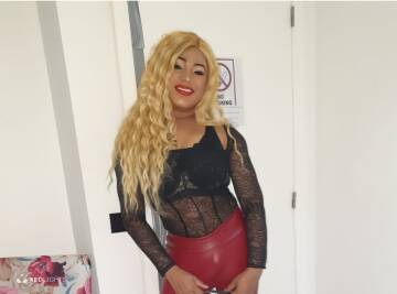 TRANS  LATINA (Foto)