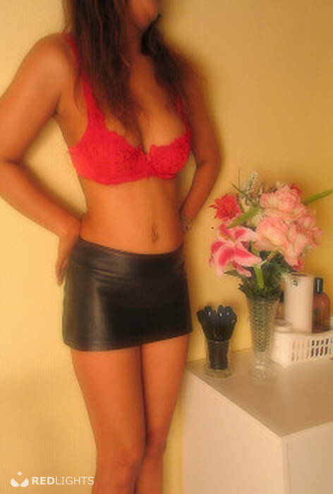 ** JUNE ** (Foto)