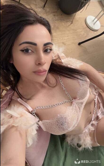 Anitta Petite (Foto)