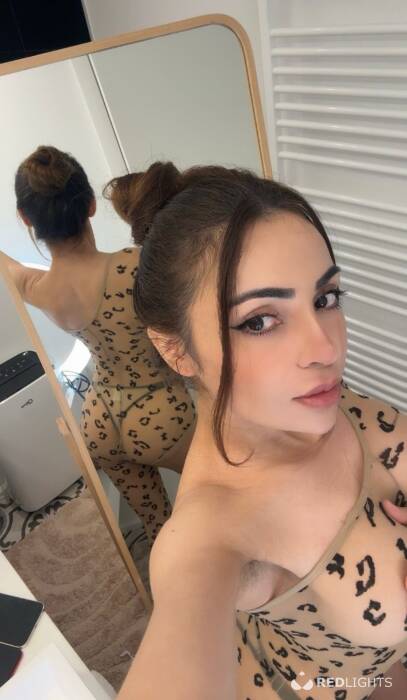 Anitta Petite (Foto)