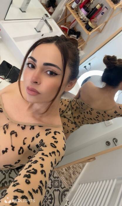 Anitta Petite (Foto)