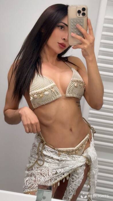 Anitta Petite (Foto)