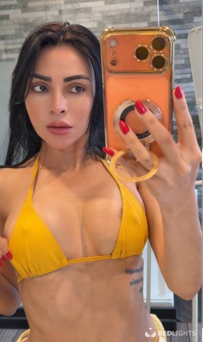 Anitta Petite (Foto)