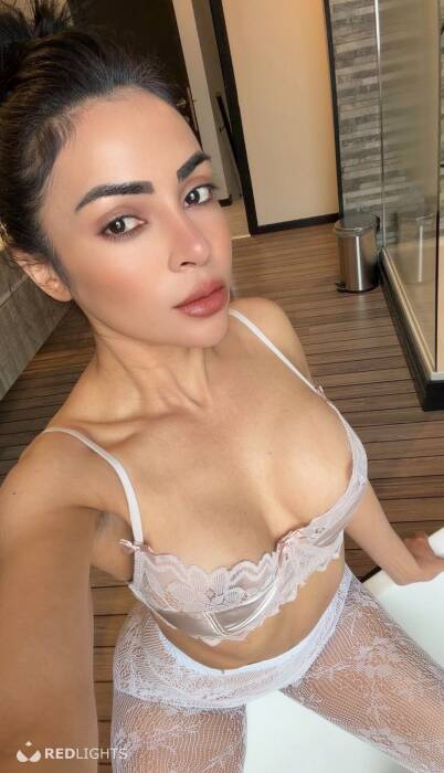 Anitta Petite (Foto)