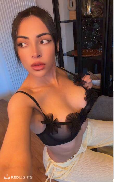 Anitta Petite (Foto)