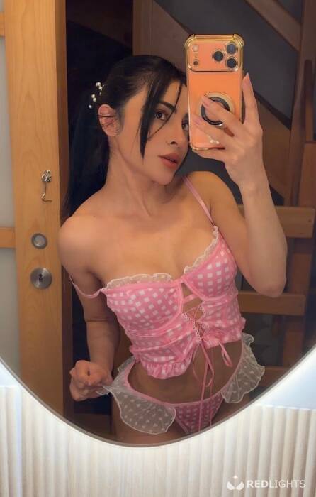 Anitta Petite (Foto)