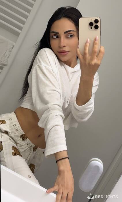 Anitta Petite (Foto)