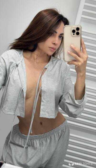 Anitta Petite (Foto)