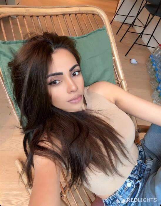 Anitta Petite (Foto)