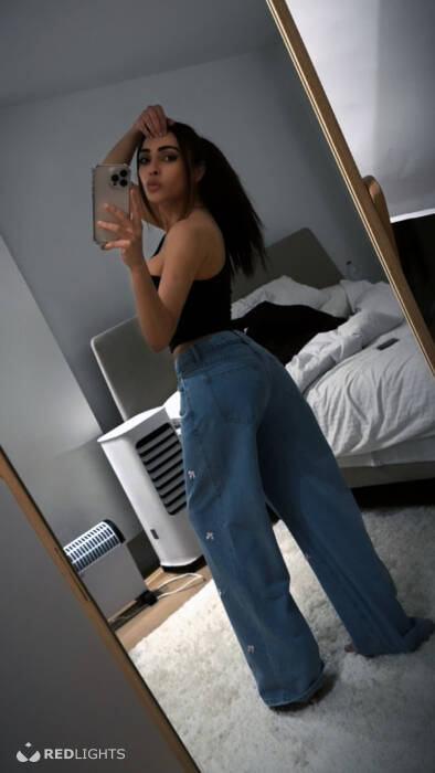 Anitta Petite (Foto)