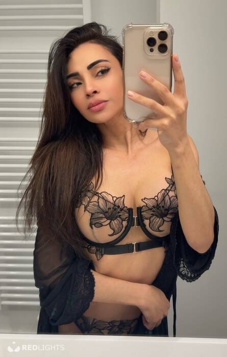 Anitta Petite (Foto)