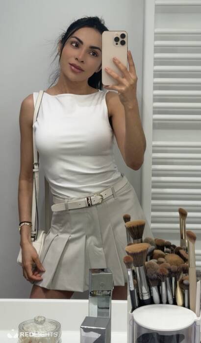 Anitta Petite (Foto)