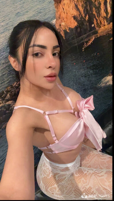 Anitta Petite (Foto)