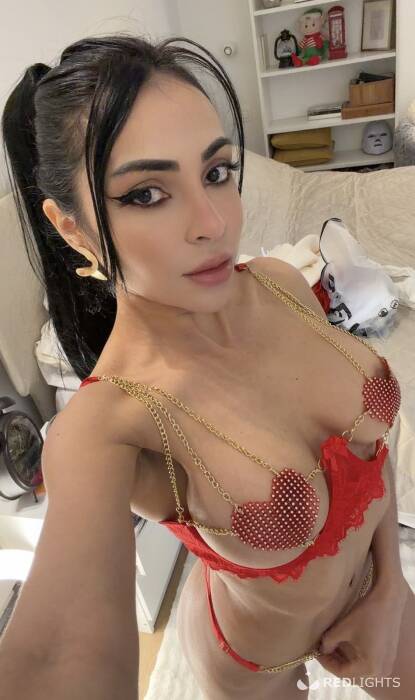 Anitta Petite (Foto)