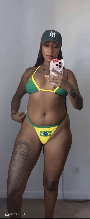 Nicolly (Foto)