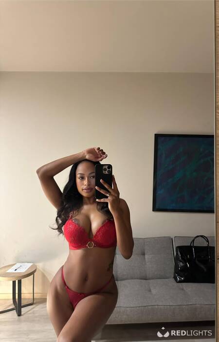 Scarlet (Foto)