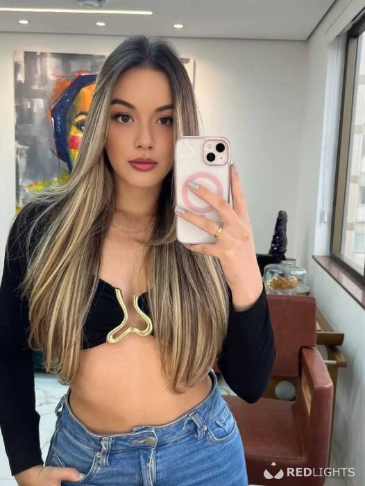 Leona Meneses (Foto)