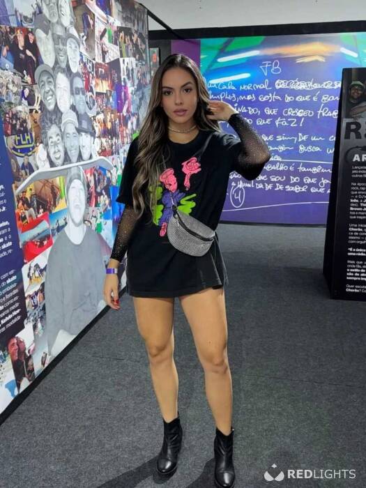 Leona Meneses (Foto)