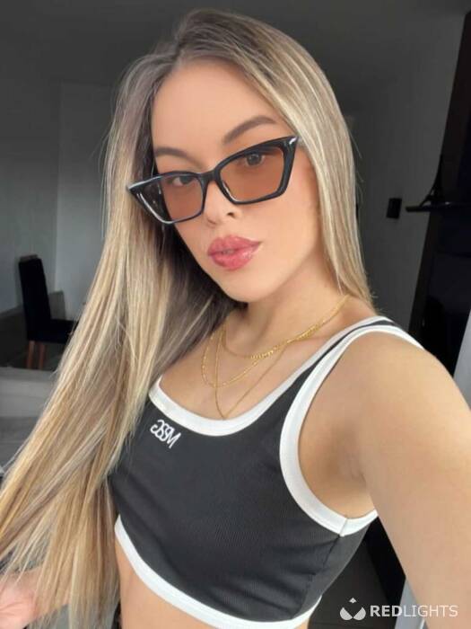 Leona Meneses (Foto)